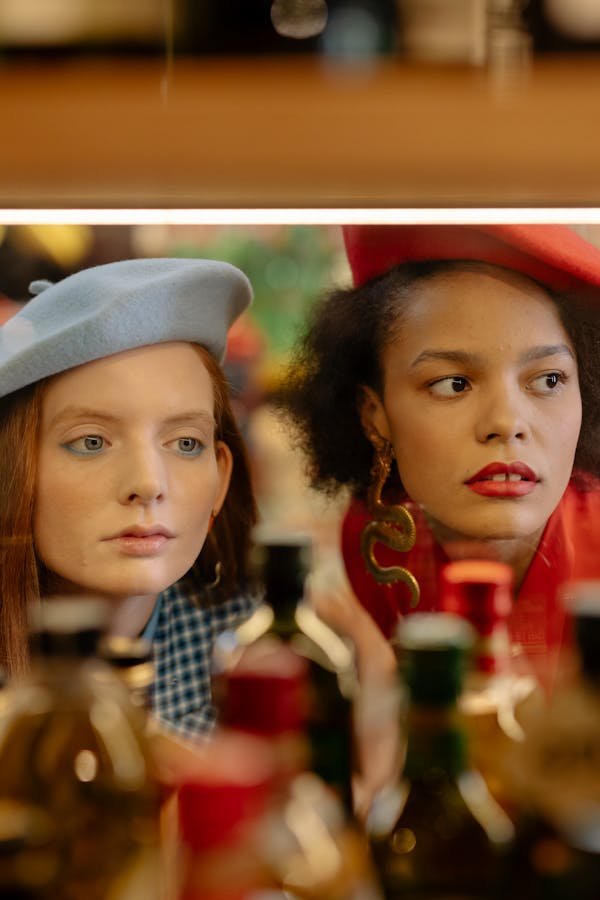 Chapeaux et bérets : les tendances hivernales à petits prix !